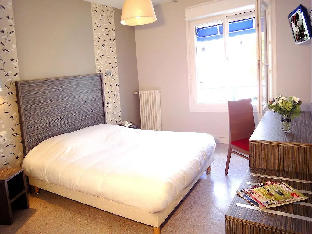 Hotel les Pecheurs Lorient 3*,  France